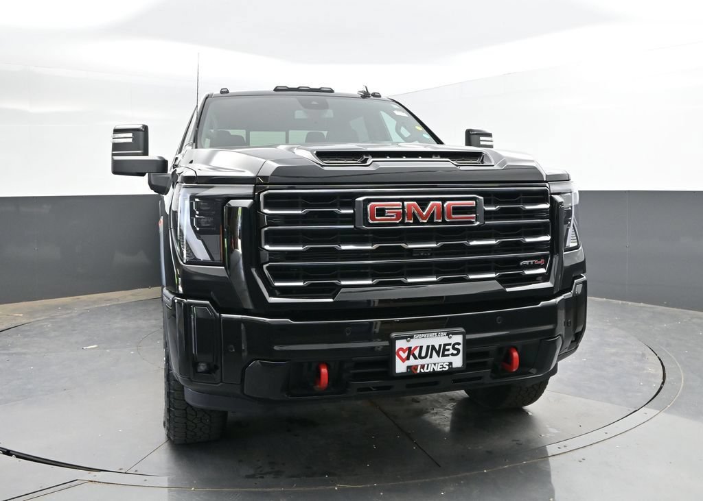Used 2025 GMC Sierra 2500 AT4 AWD/4WD image 4