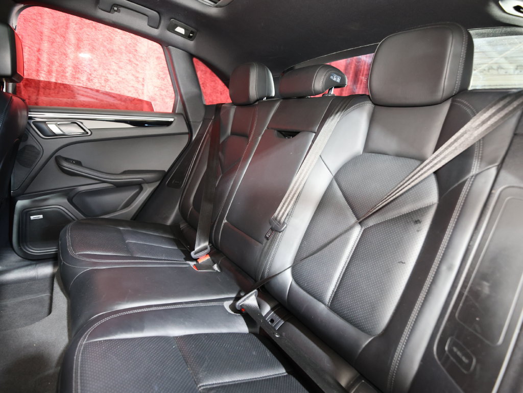 Used 2020 Porsche Macan S w/ Premium Package Plus AWD/4WD image 13