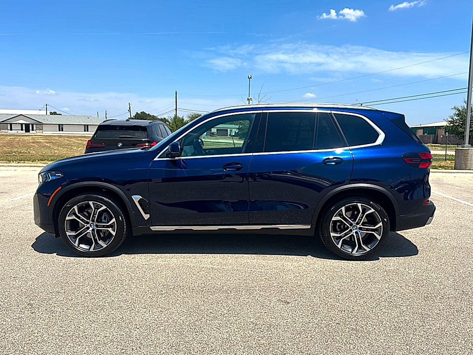 Used 2025 BMW X5 xDrive40i w/ Premium Package AWD/4WD image 5
