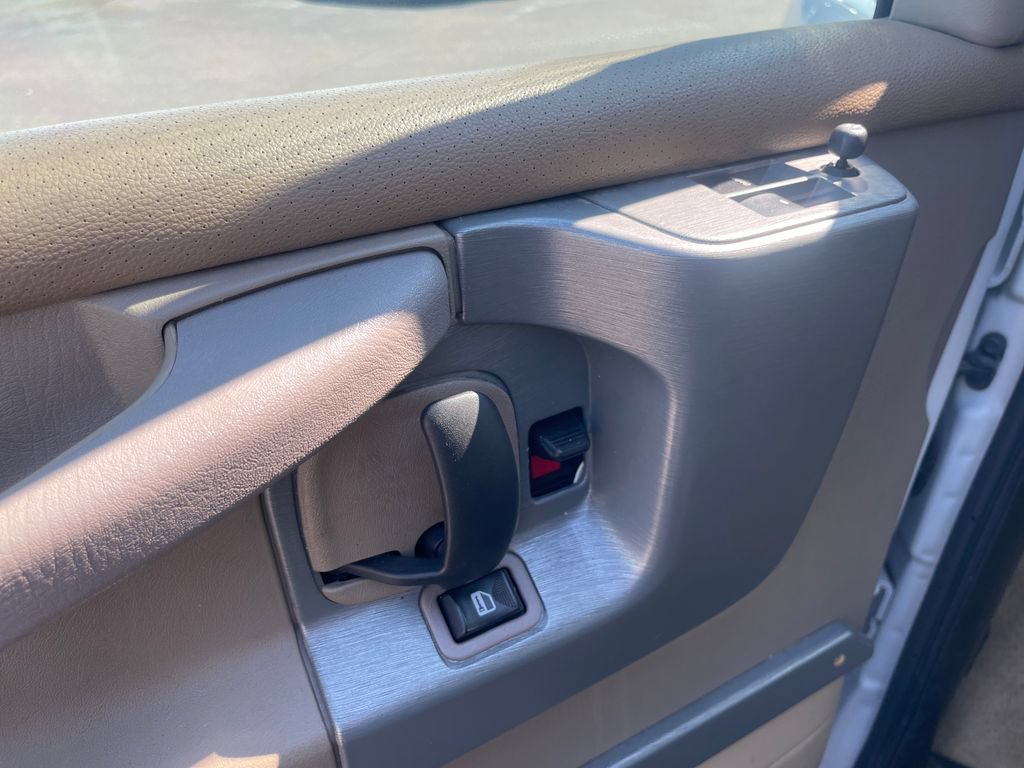 Used 2014 Chevrolet Express 1500 AWD image 27