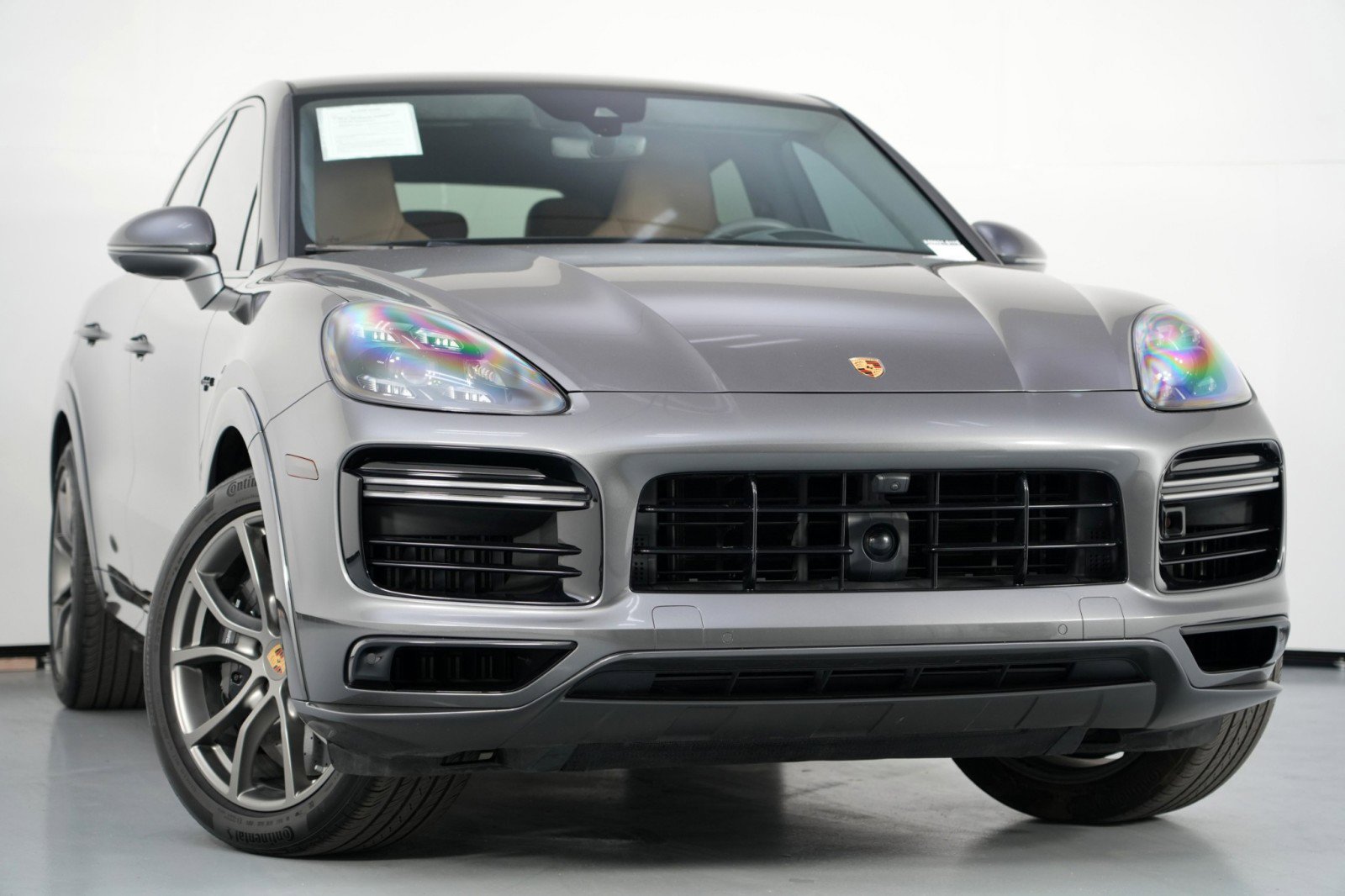 Used 2022 Porsche Cayenne Turbo S image 4