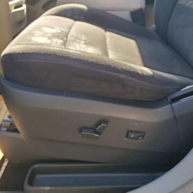 Used 2011 Chrysler Town & Country Touring FWD image 13