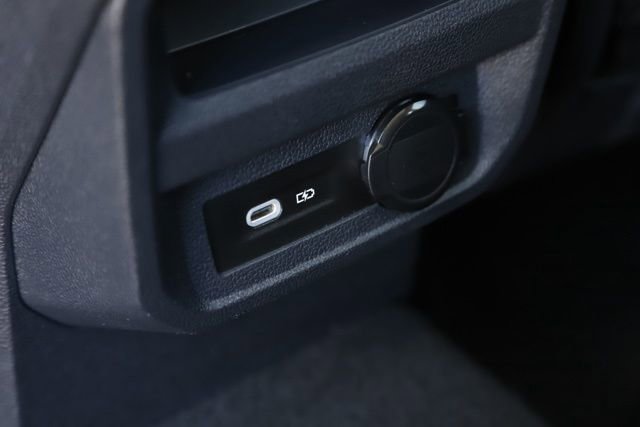Used 2022 Volkswagen Tiguan SE image 18