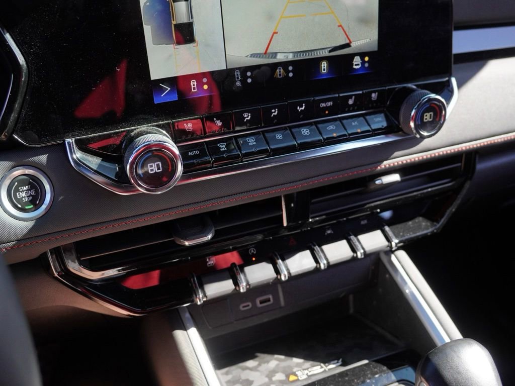 Used 2023 Chevrolet Colorado Z71 w/ Z71 Convenience Package 2 image 17