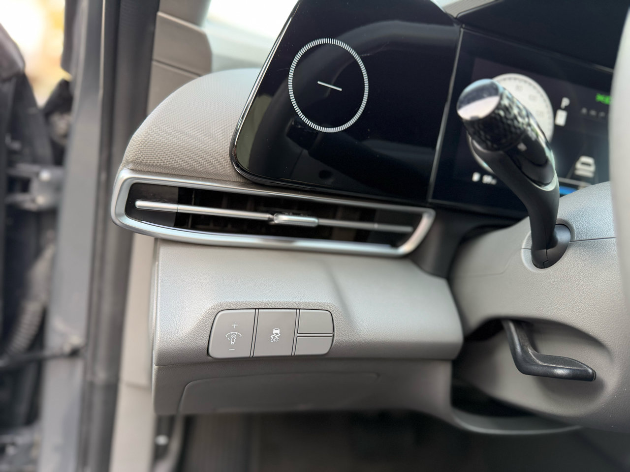 Used 2024 Hyundai Elantra SEL image 21