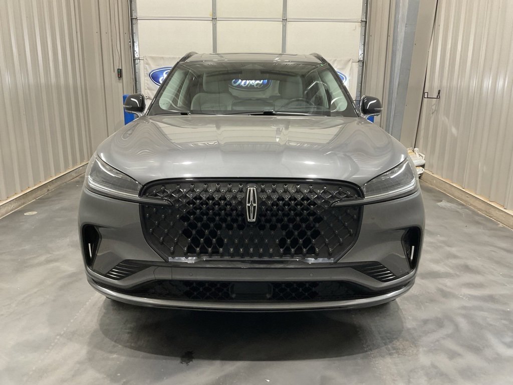 Used 2025 Lincoln Aviator Premiere w/ Jet Appearance Package image 2