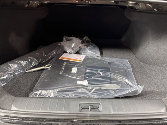 New 2025 Nissan Sentra SR w/ Midnight Edition image 47