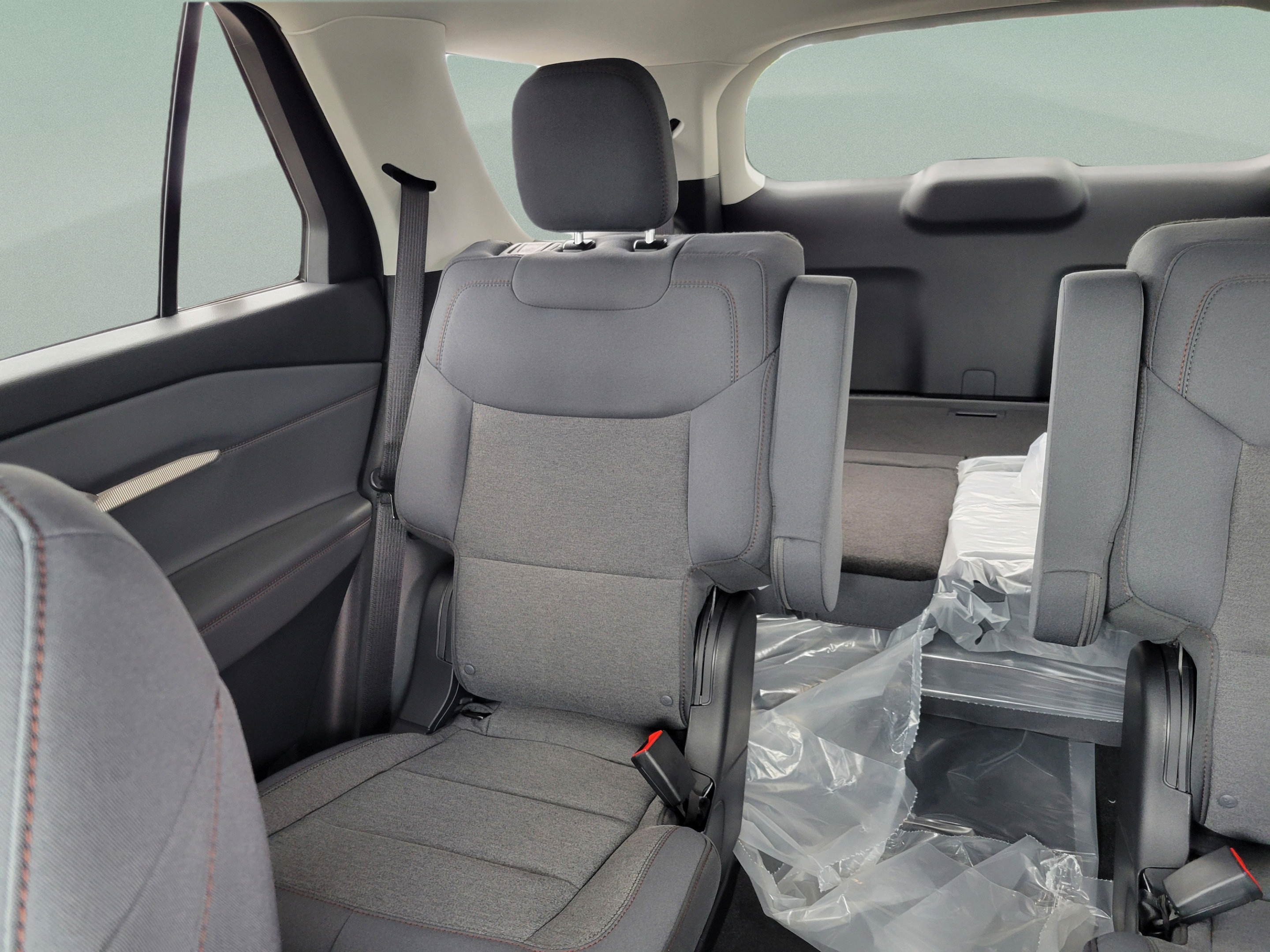 New 2026 Ford Explorer Active RWD image 8