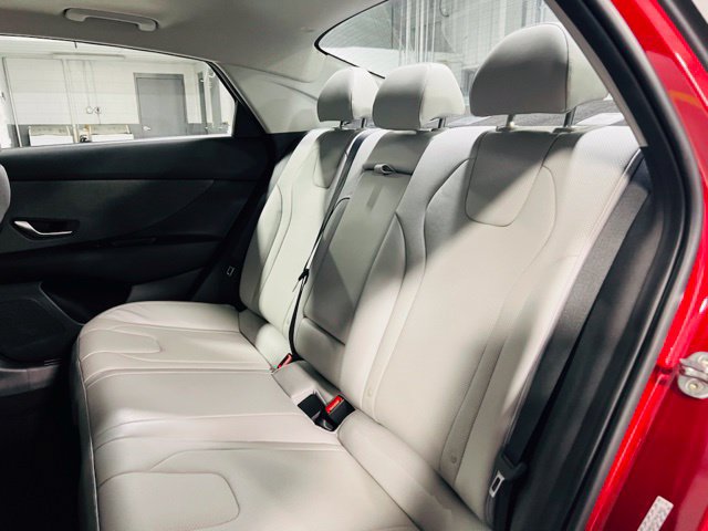 Used 2023 Hyundai Elantra Limited w/ Preferred Accessory Package FWD image 25