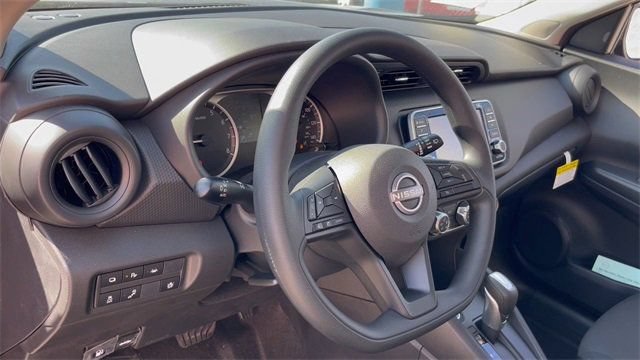 New 2025 Nissan Kicks Play S FWD image 8