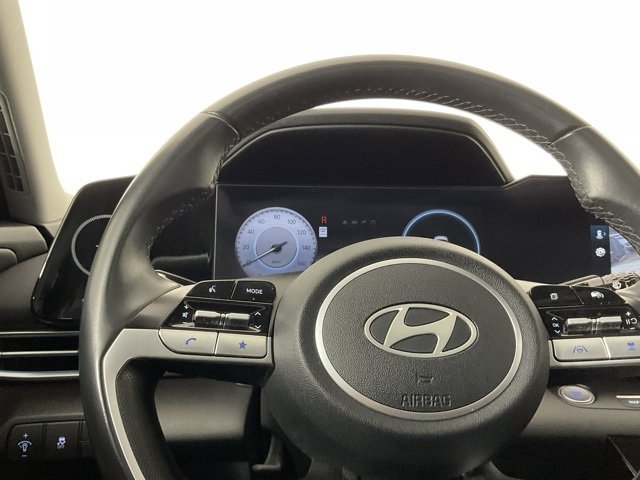 Used 2025 Hyundai Elantra SEL image 26
