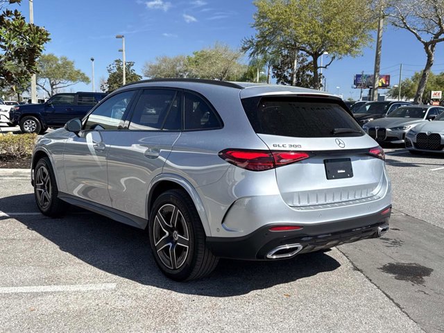 Used 2025 Mercedes-Benz GLC 300 image 5
