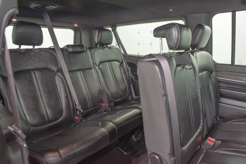 Used 2024 Jeep Wagoneer L Series II w/ Flexible Seating Group RWD image 24