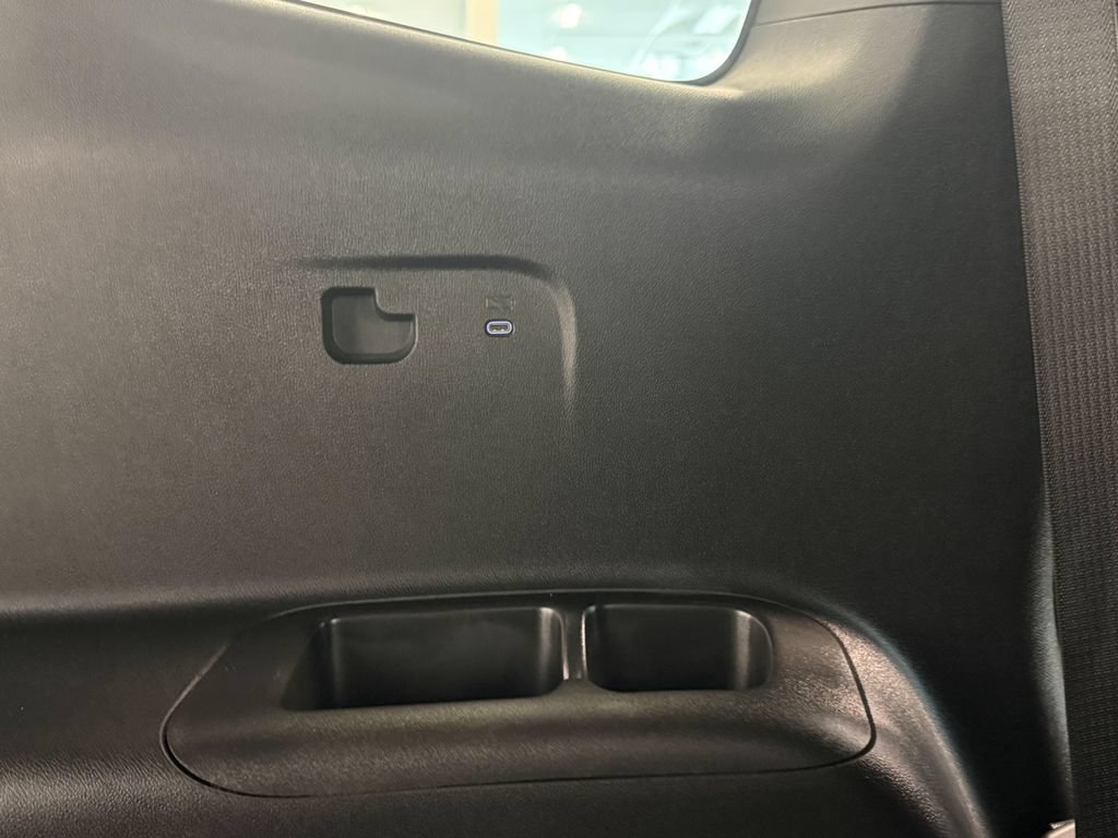 Used 2025 Buick Enclave Preferred FWD image 36