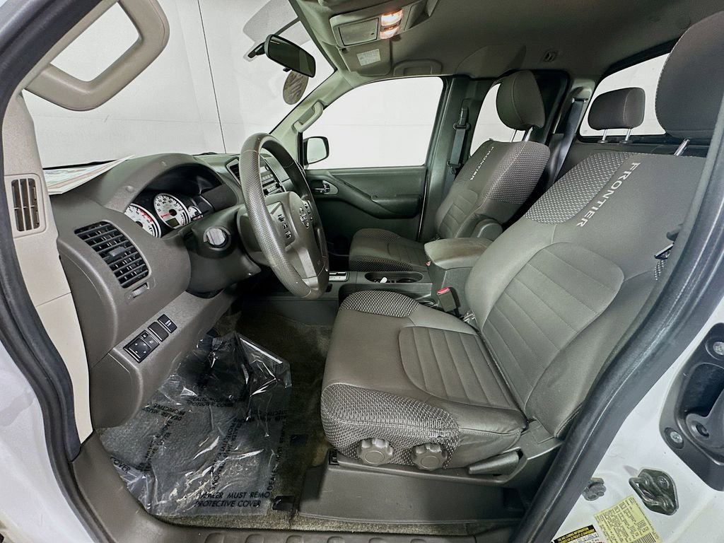Used 2012 Nissan Frontier SV w/ Sport Appearance Pkg AWD/4WD image 25