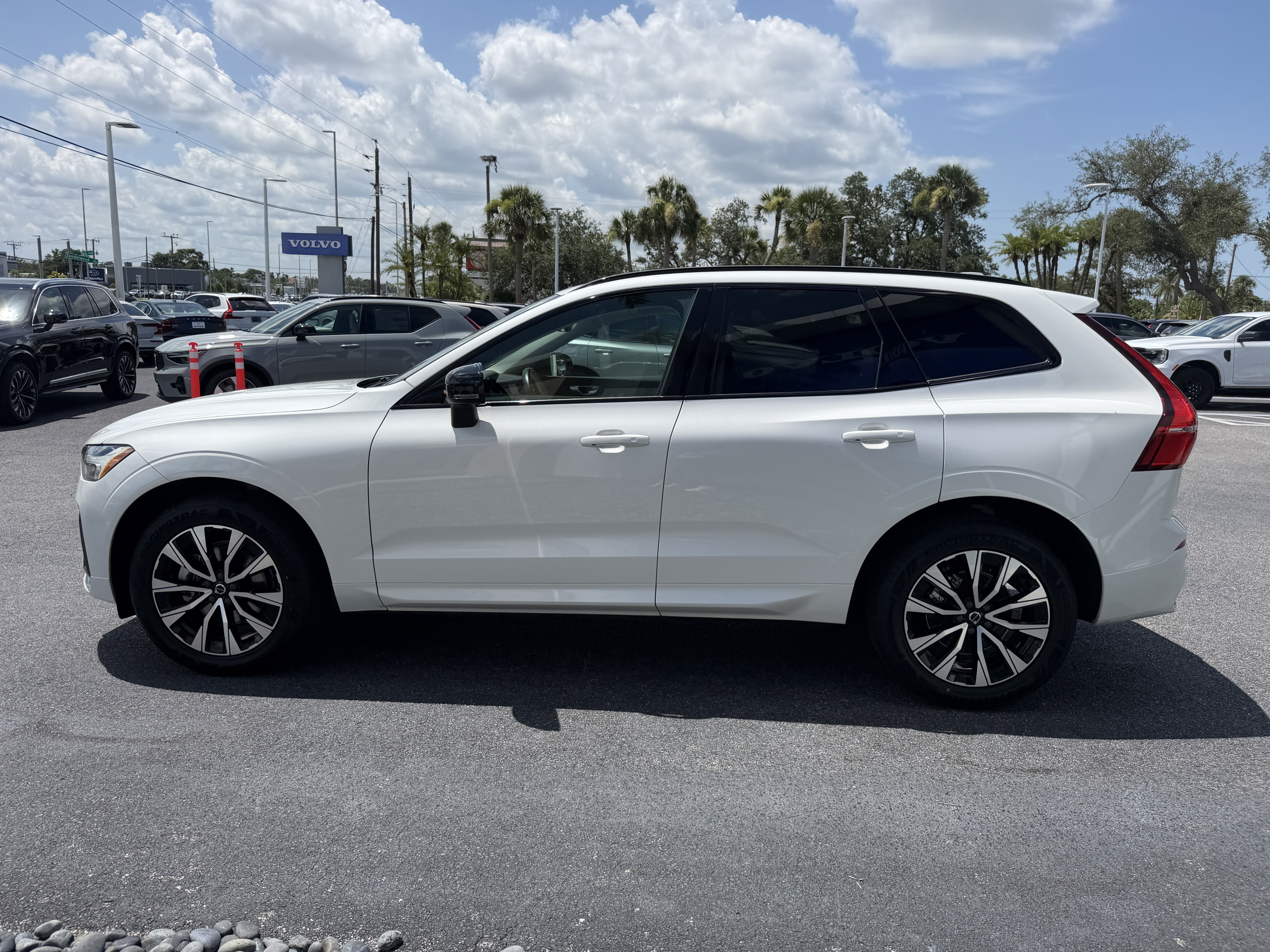 Certified 2024 Volvo XC60 B5 Core AWD/4WD image 6