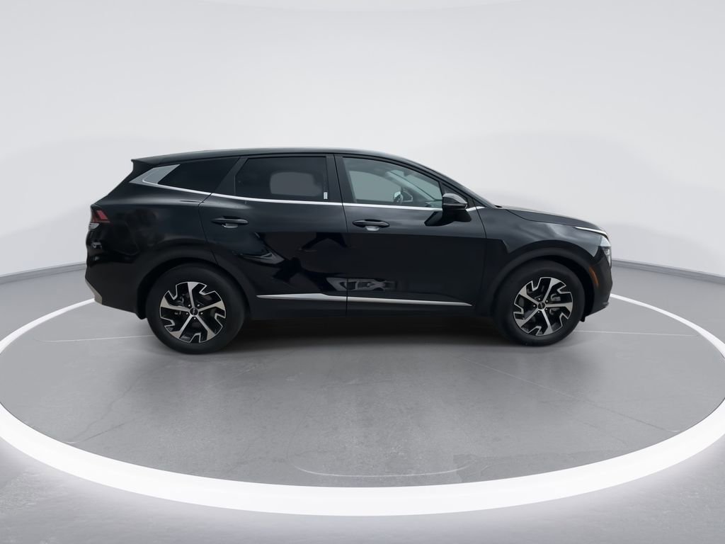 Used 2025 Kia Sportage EX FWD image 9