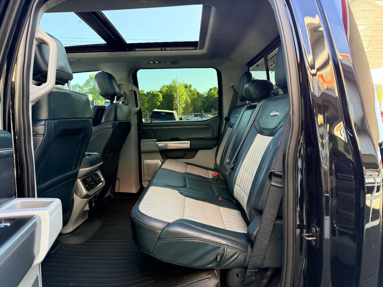 Used 2024 Ford F450 Limited w/ FX4 Off-Road Package image 34