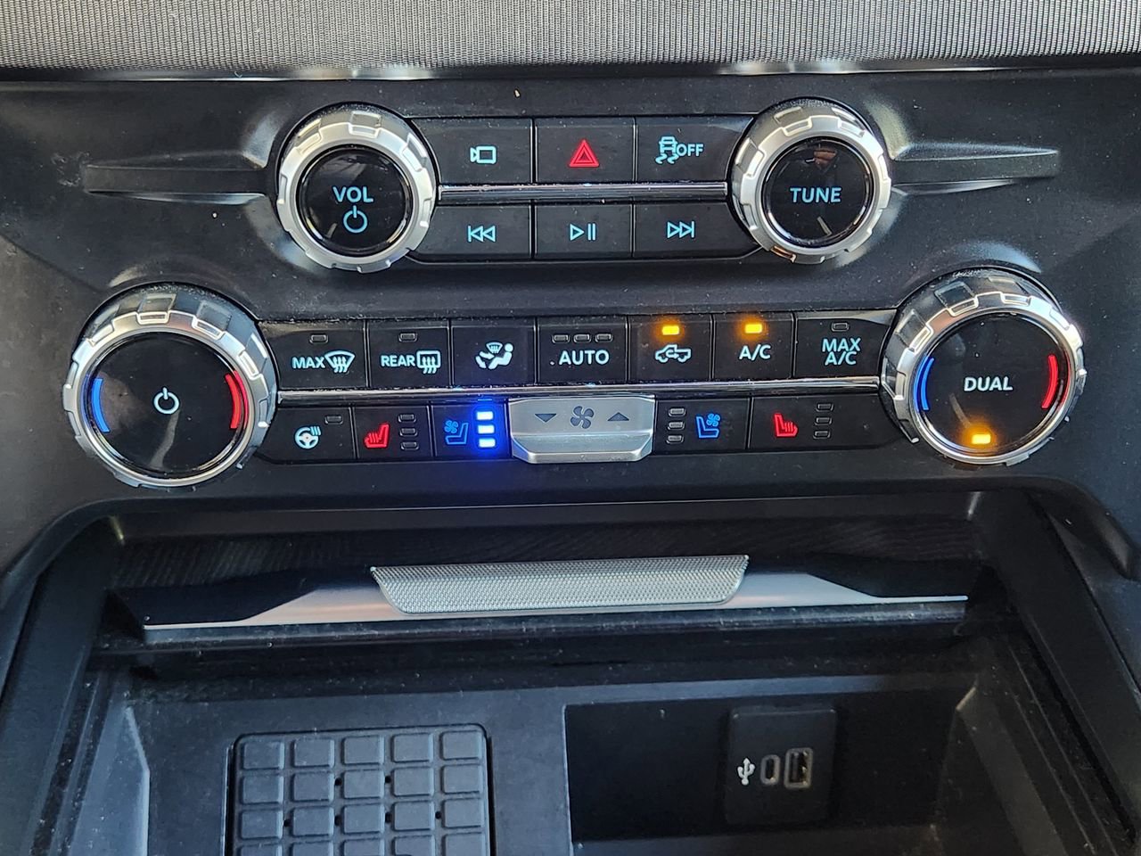 Used 2025 Ford F350 Platinum image 18