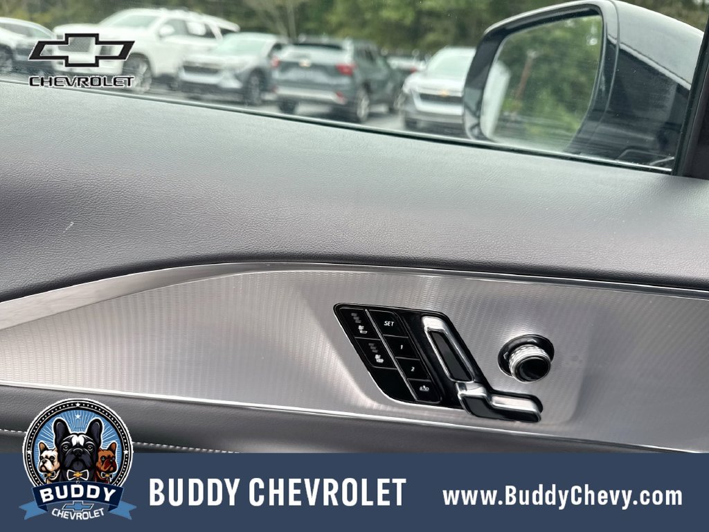 Used 2024 Cadillac Lyriq Tech RWD image 14
