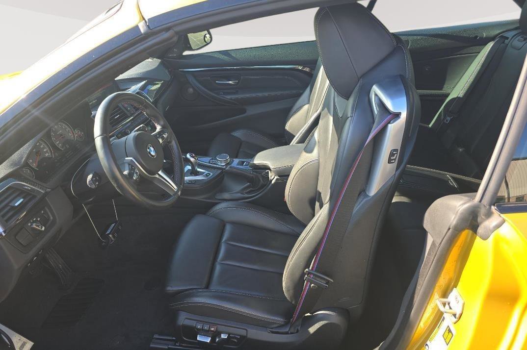Used 2020 BMW M4 Convertible w/ Competition Package RWD image 4