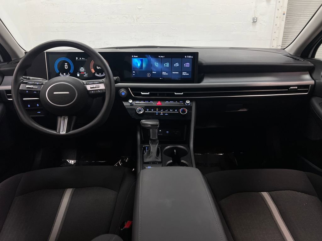 Used 2025 Hyundai Sonata SE FWD image 13