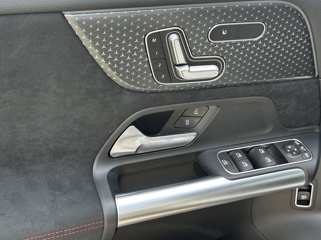 New 2026 Mercedes-Benz GLA 35 AMG 4MATIC image 12