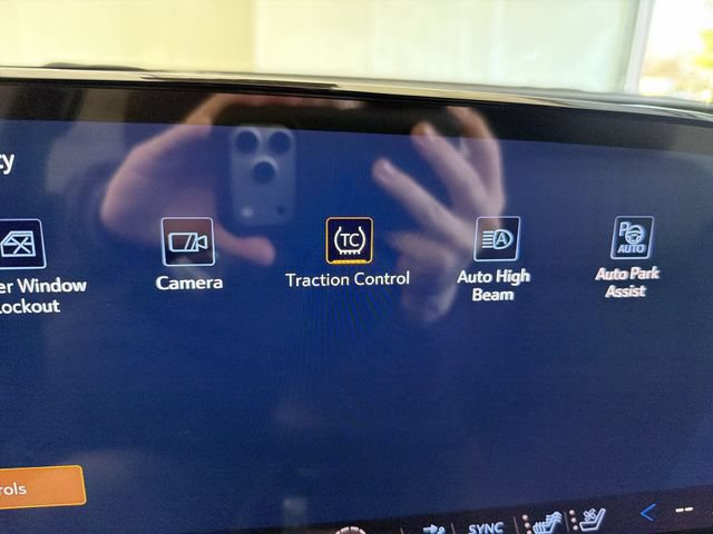 New 2026 Chevrolet Traverse High Country AWD/4WD image 36