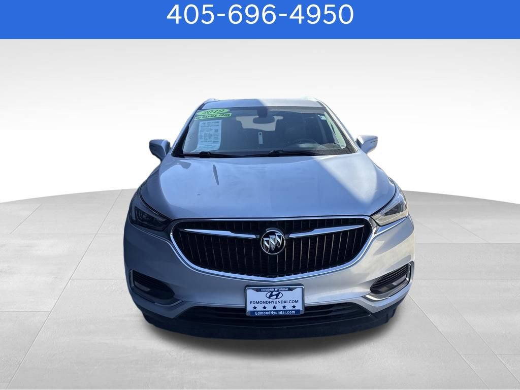 Used 2019 Buick Enclave Essence image 2