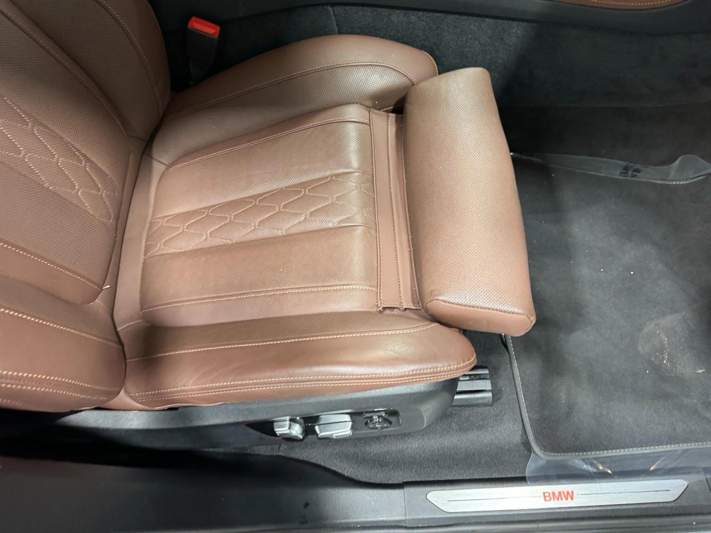 Used 2025 BMW X7 xDrive40i image 21