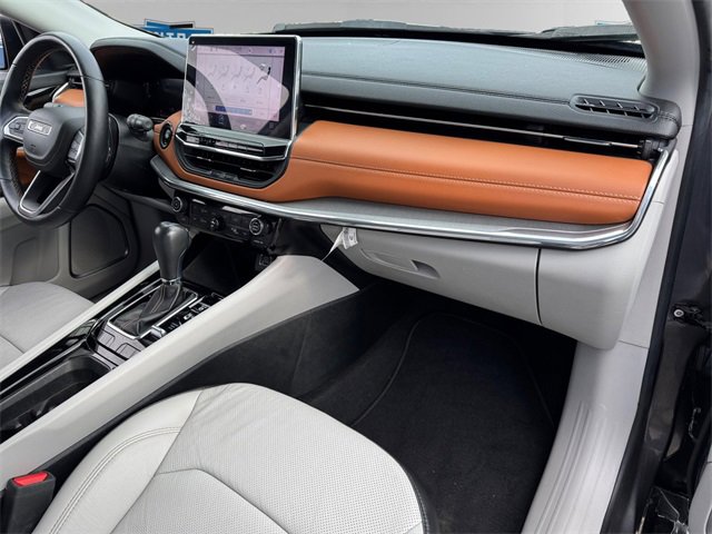 Used 2022 Jeep Compass Limited w/ Elite Group image 12