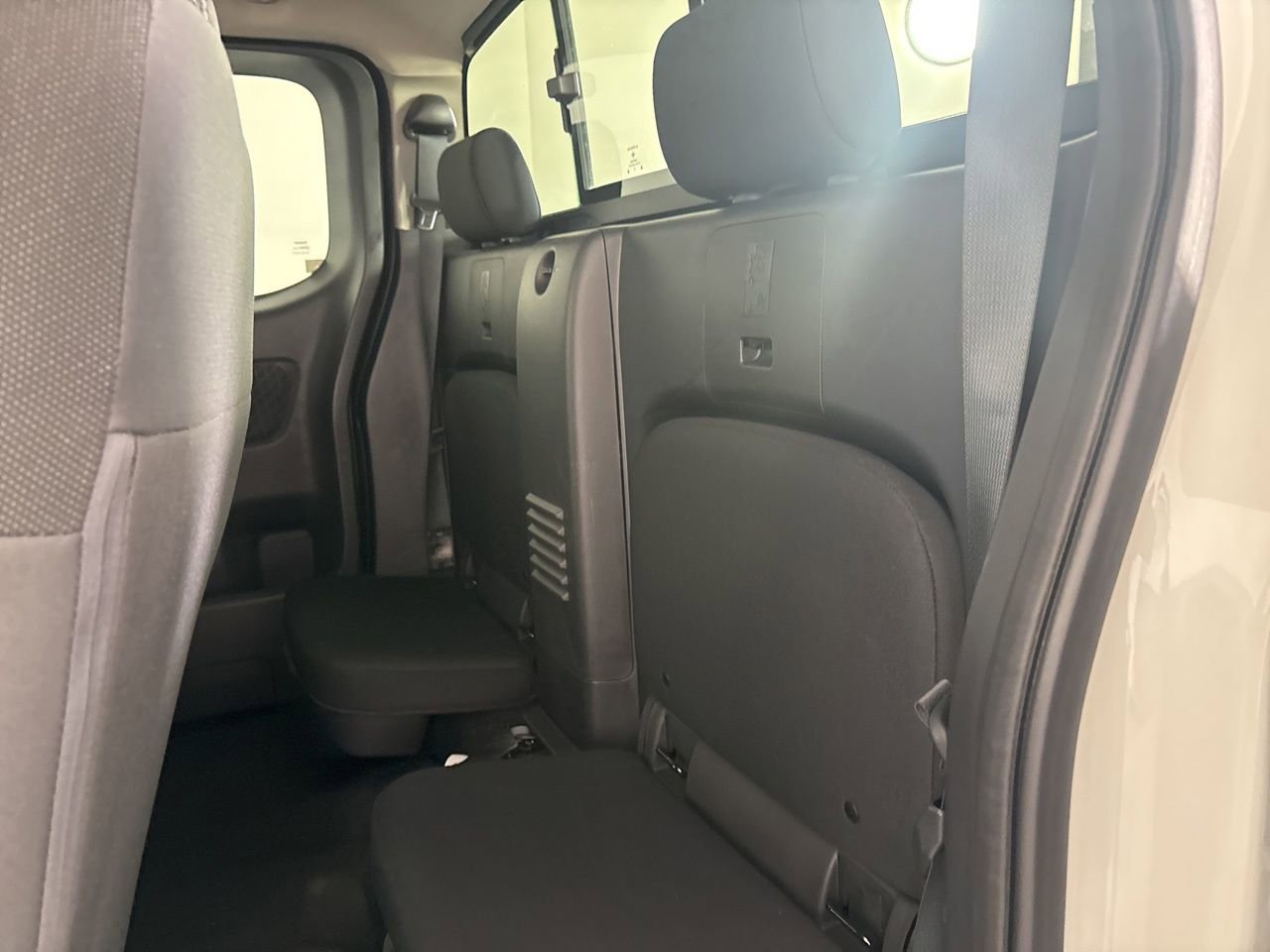 Used 2024 Nissan Frontier SV w/ SV Convenience Package image 19