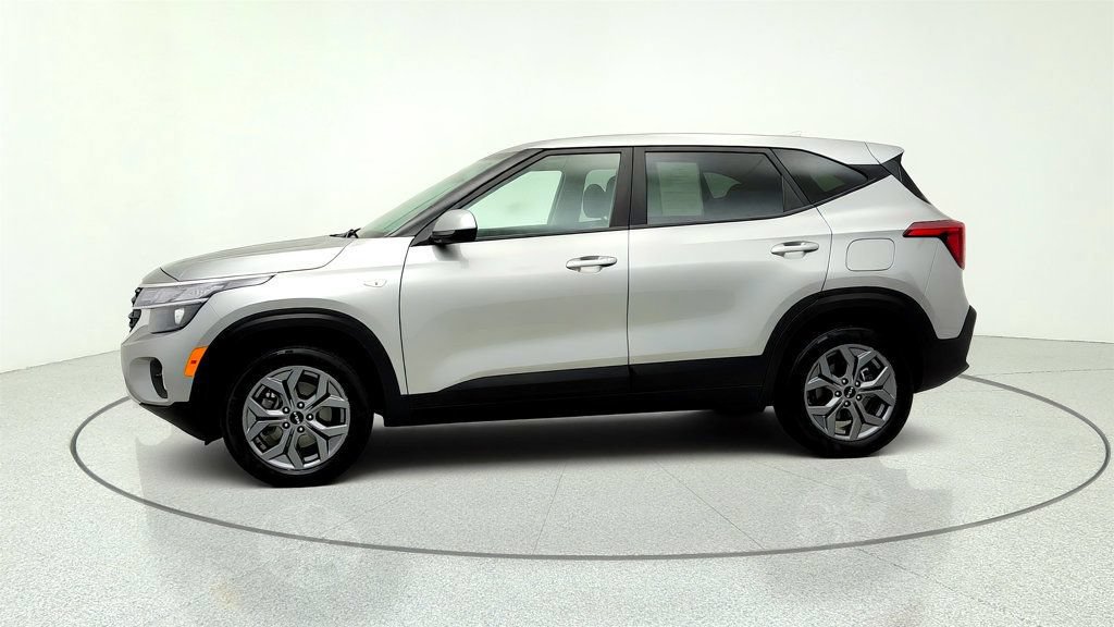 Used 2025 Kia Seltos LX AWD/4WD image 8