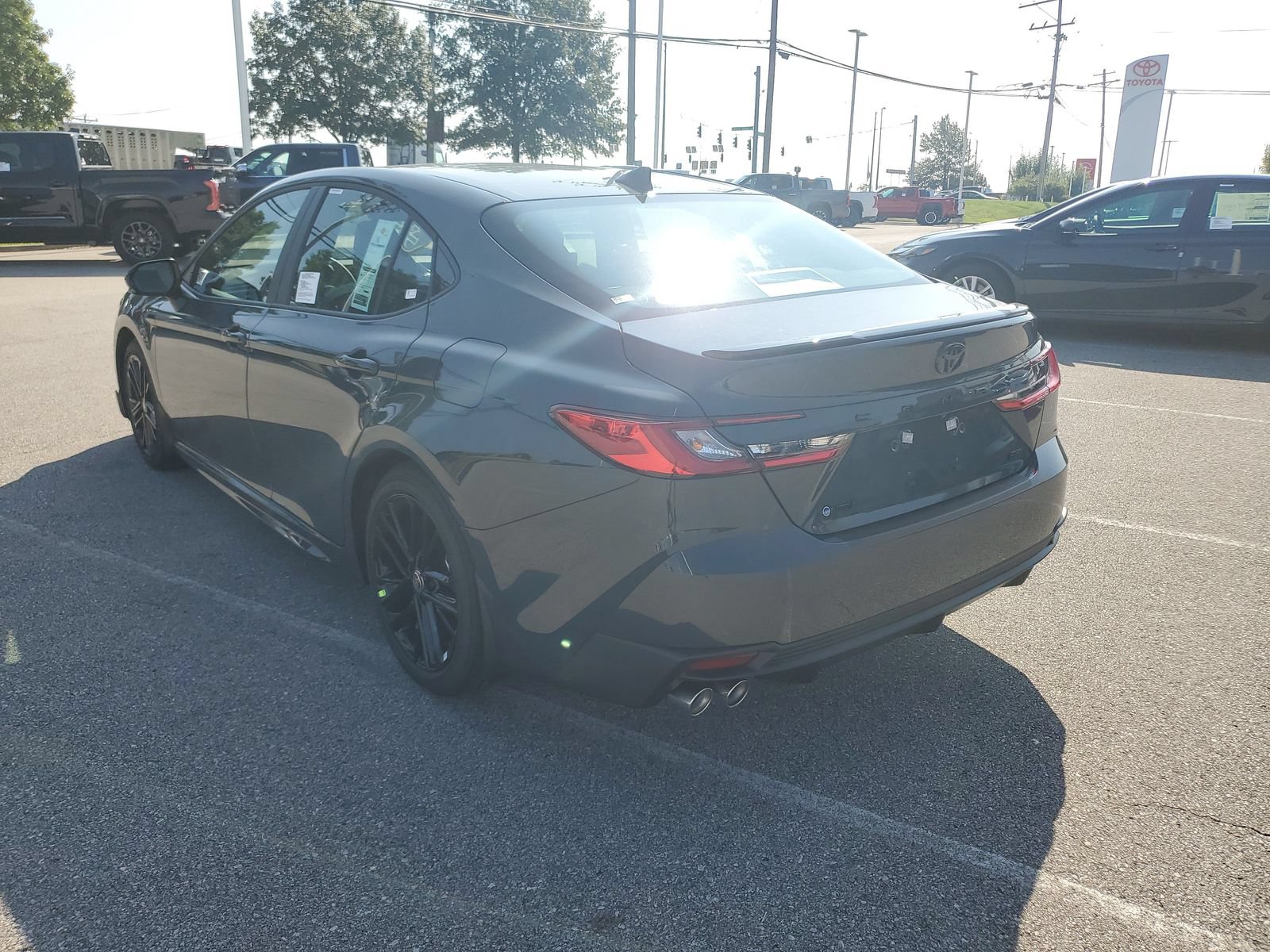 New 2026 Toyota Camry SE w/ Convenience Package FWD image 3