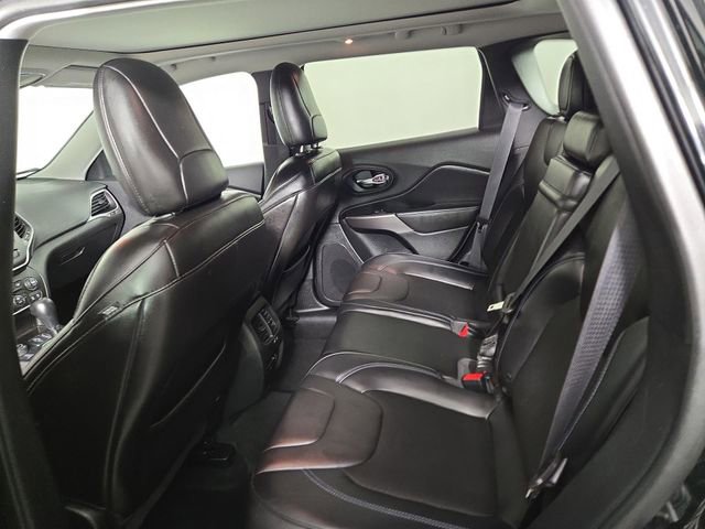 Used 2019 Jeep Cherokee Latitude Plus w/ Comfort/Convenience Group image 16