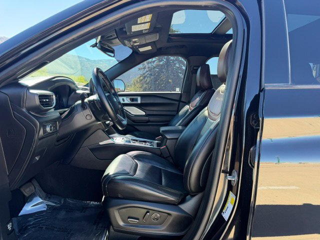 Used 2020 Ford Explorer Platinum w/ Premium Technology Package AWD/4WD image 11