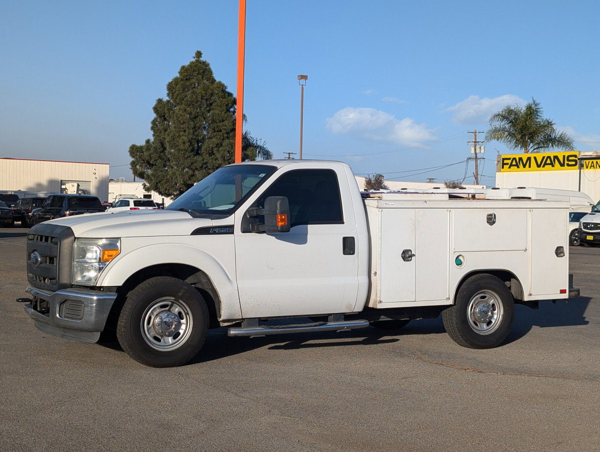 Used 2012 Ford F250 XL w/ PWR Equipment Group image 3