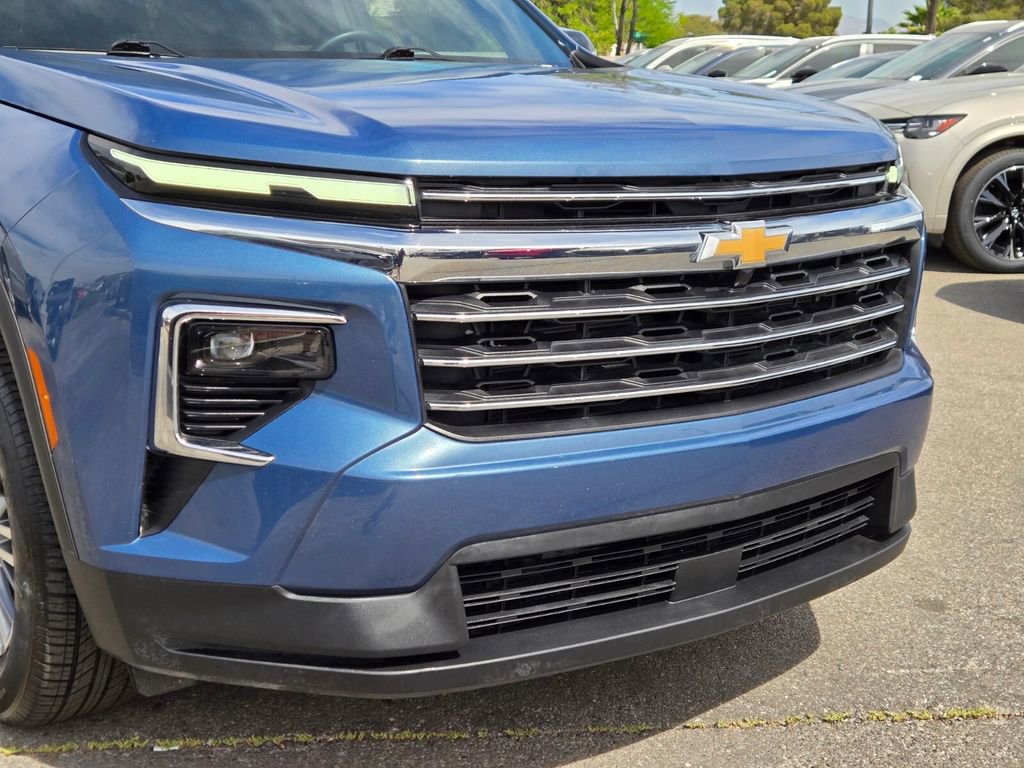 Used 2025 Chevrolet Traverse LT AWD/4WD image 8