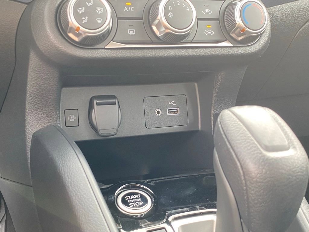 New 2025 Nissan Versa SV w/ Trunk Package image 27