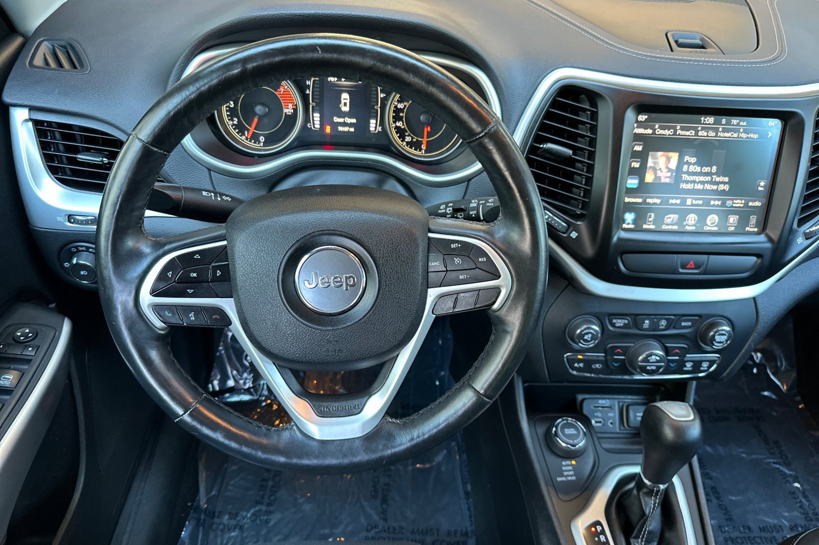 Used 2018 Jeep Cherokee Latitude Plus w/ Comfort/Convenience Group AWD/4WD image 14