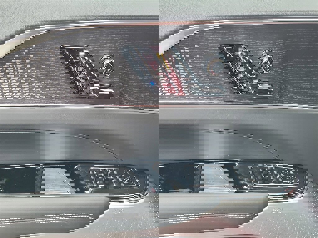 New 2026 Cadillac Lyriq V image 10