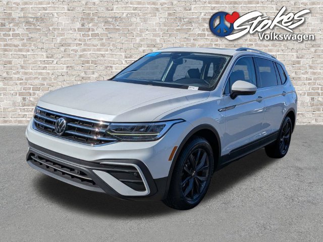 Certified 2023 Volkswagen Tiguan SE w/ Panoramic Sunroof Package FWD image 8
