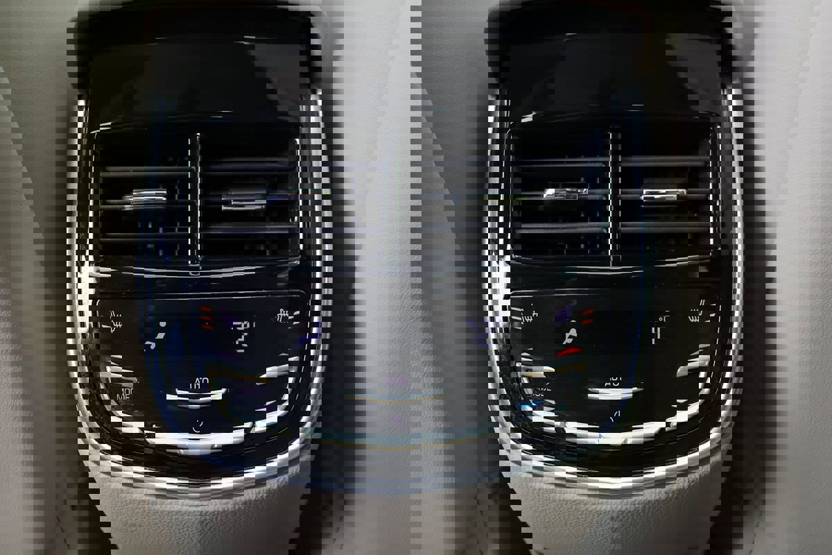 Used 2014 Cadillac XTS Premium image 30