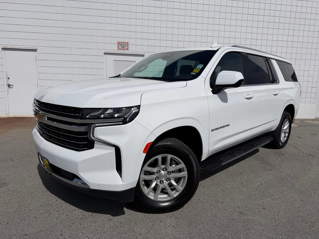 Used 2024 Chevrolet Suburban LT RWD image 1