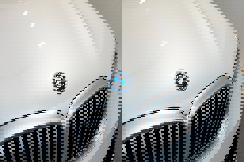 New 2026 BMW X5 xDrive50e w/ Premium Package image 7