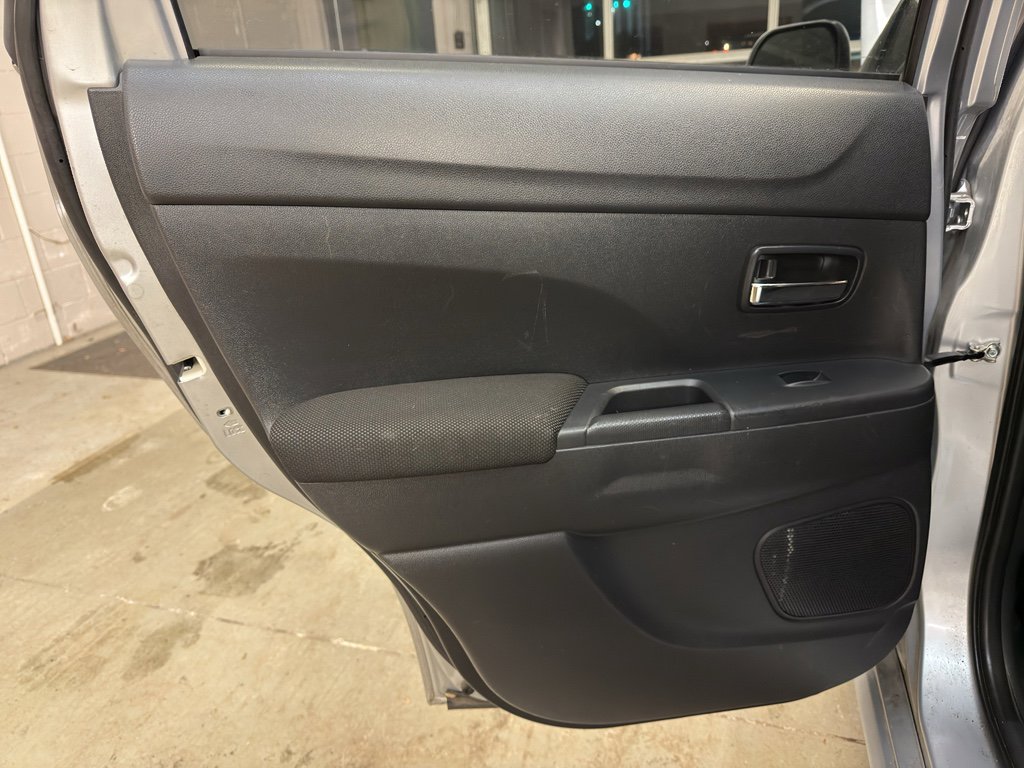 Used 2012 Mitsubishi Outlander Sport SE image 27