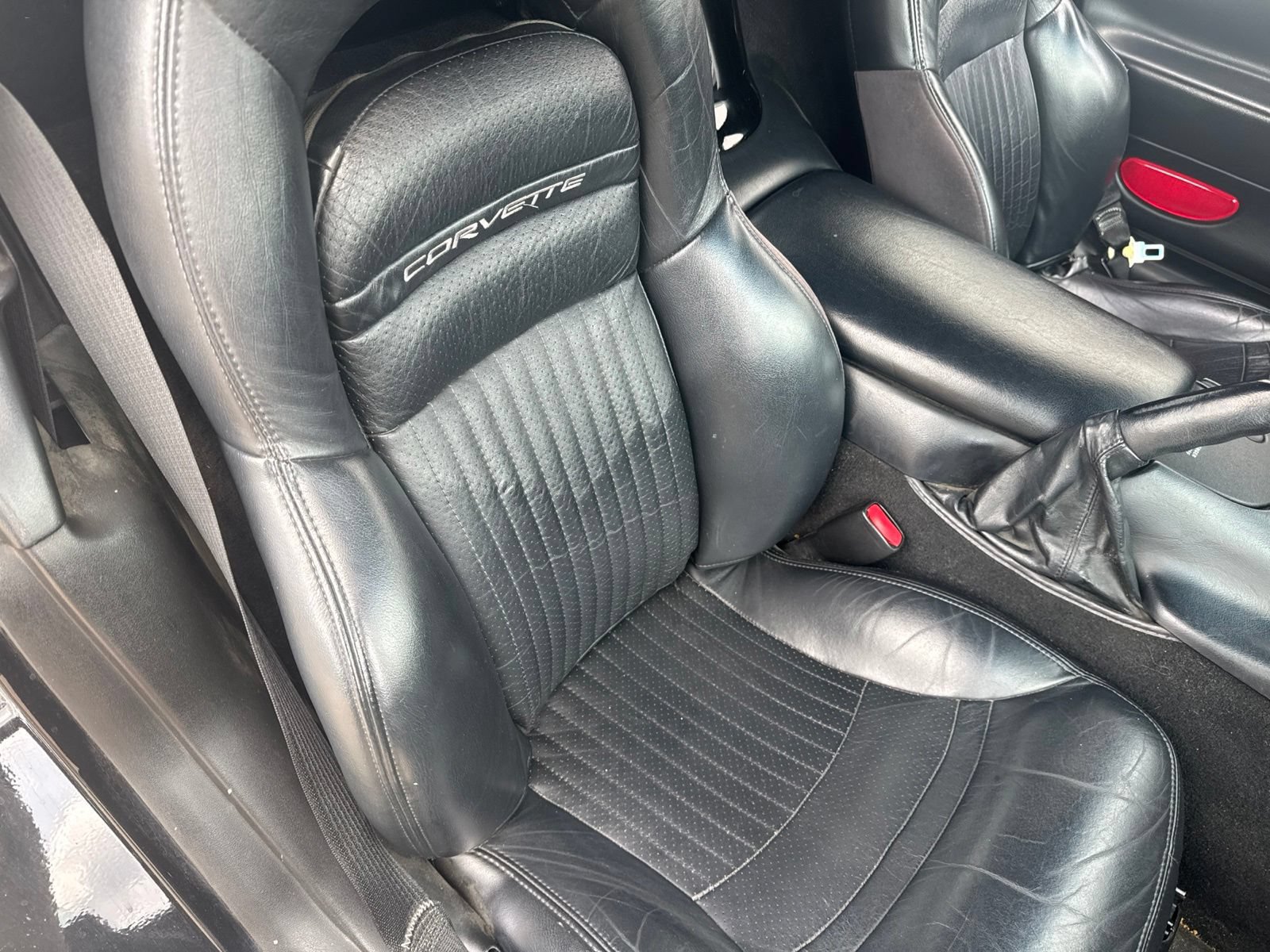 Used 2001 Chevrolet Corvette Convertible w/ Preferred Equipment Group2 RWD image 9
