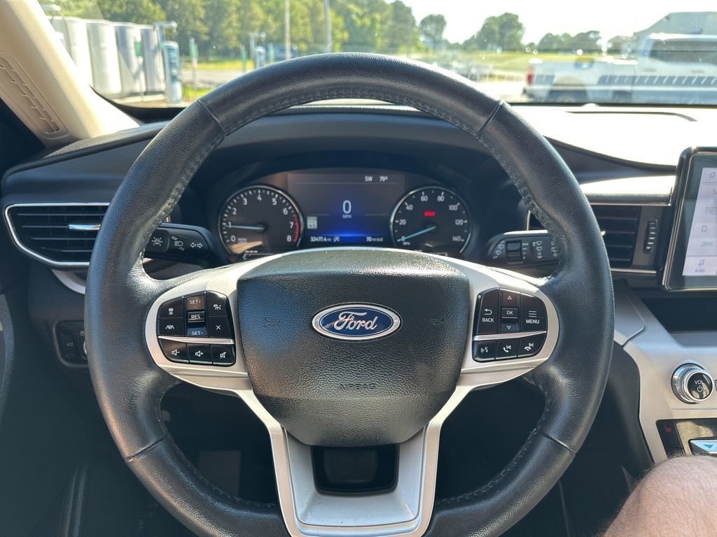 Used 2023 Ford Explorer XLT w/ Equipment Group 202A AWD/4WD image 19