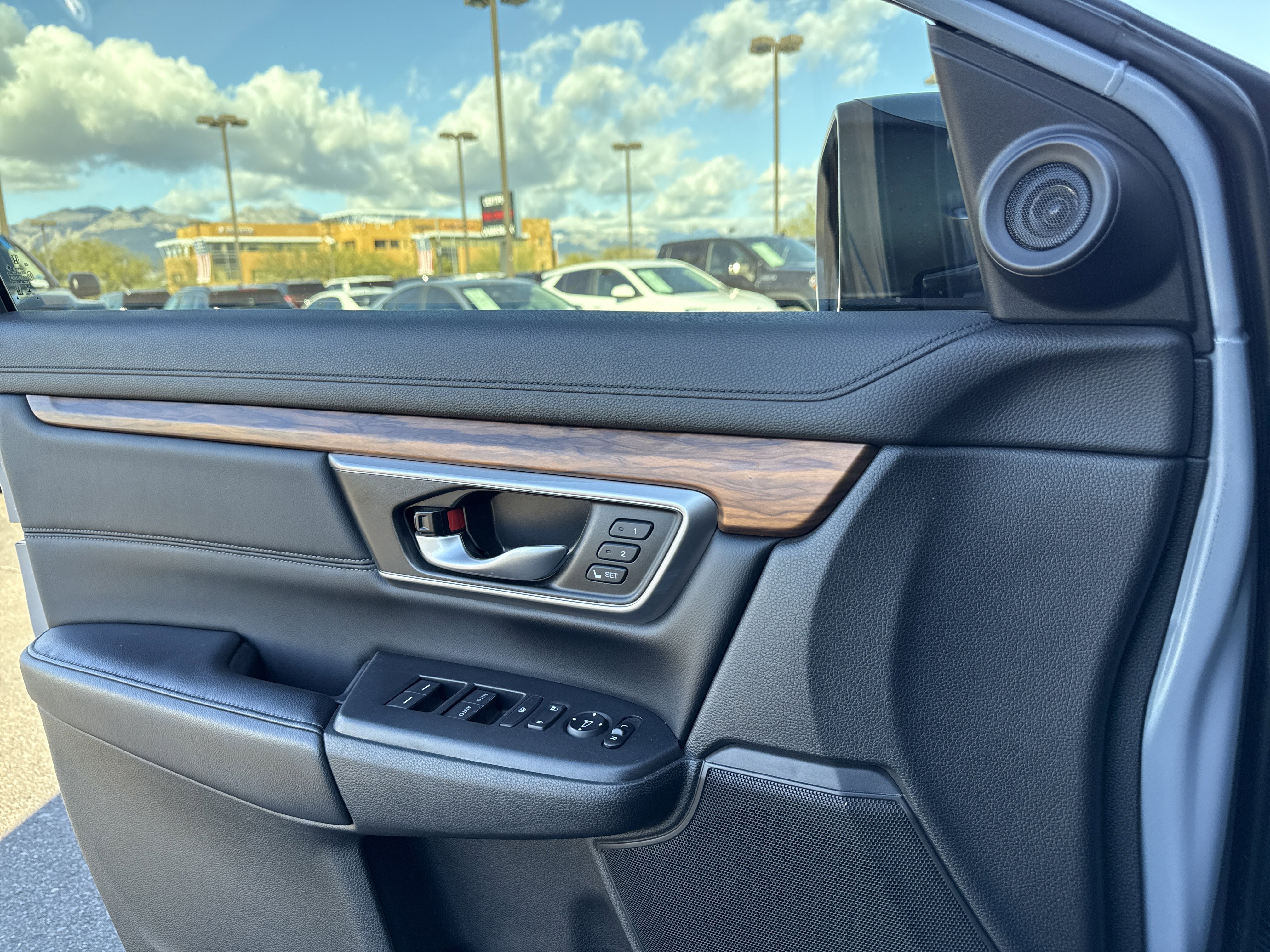 Used 2021 Honda CR-V Touring image 11