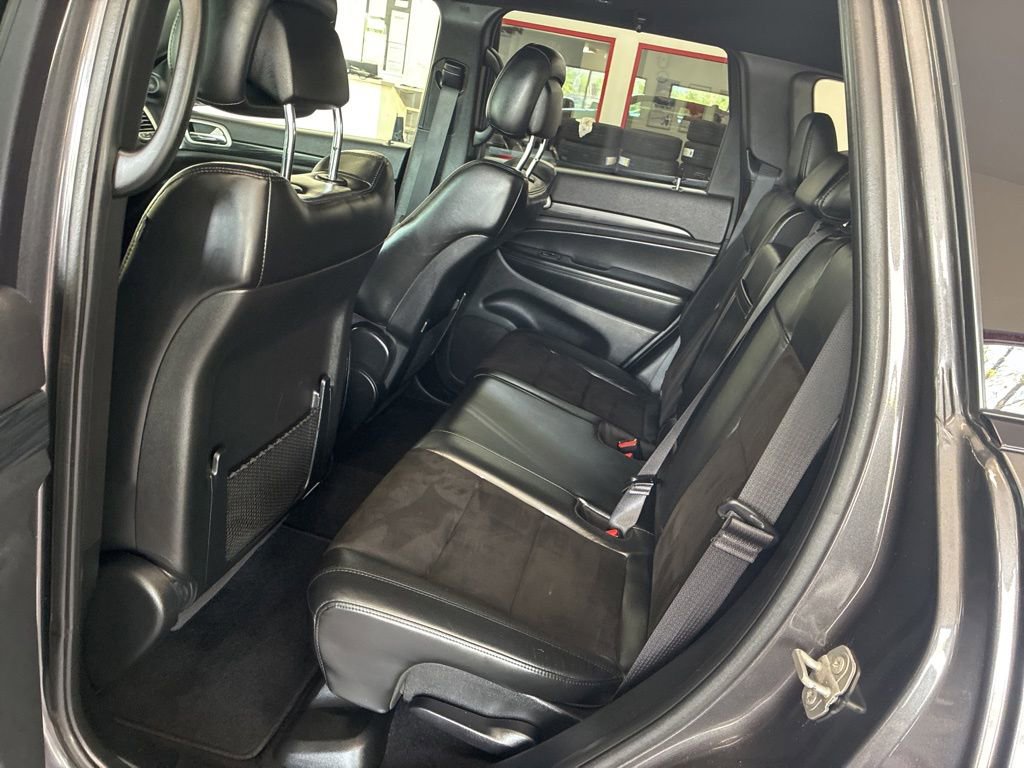 Used 2020 Jeep Grand Cherokee Altitude AWD/4WD image 10